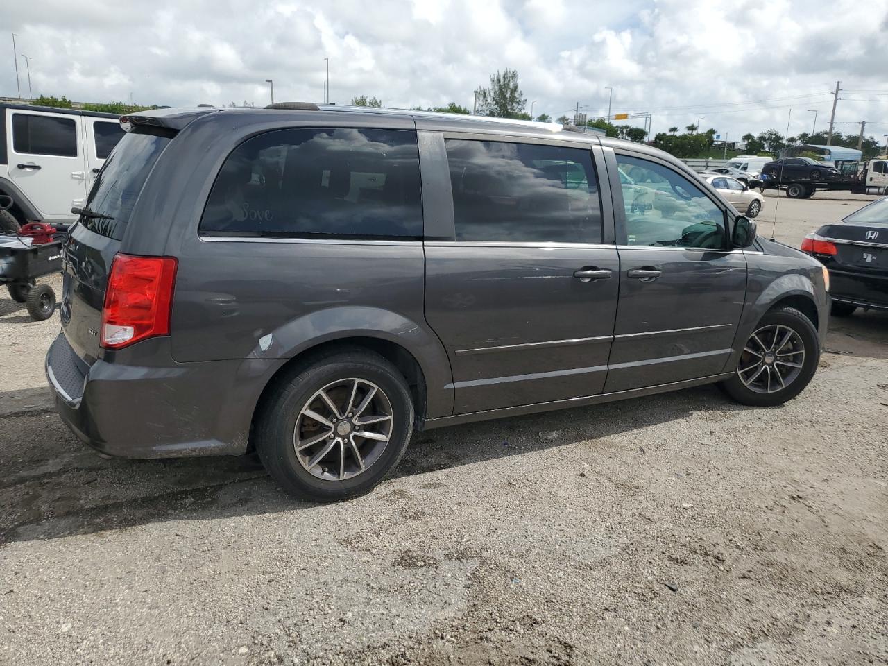 2017 Dodge Grand Caravan Sxt VIN: 2C4RDGCG2HR554574 Lot: 69284144