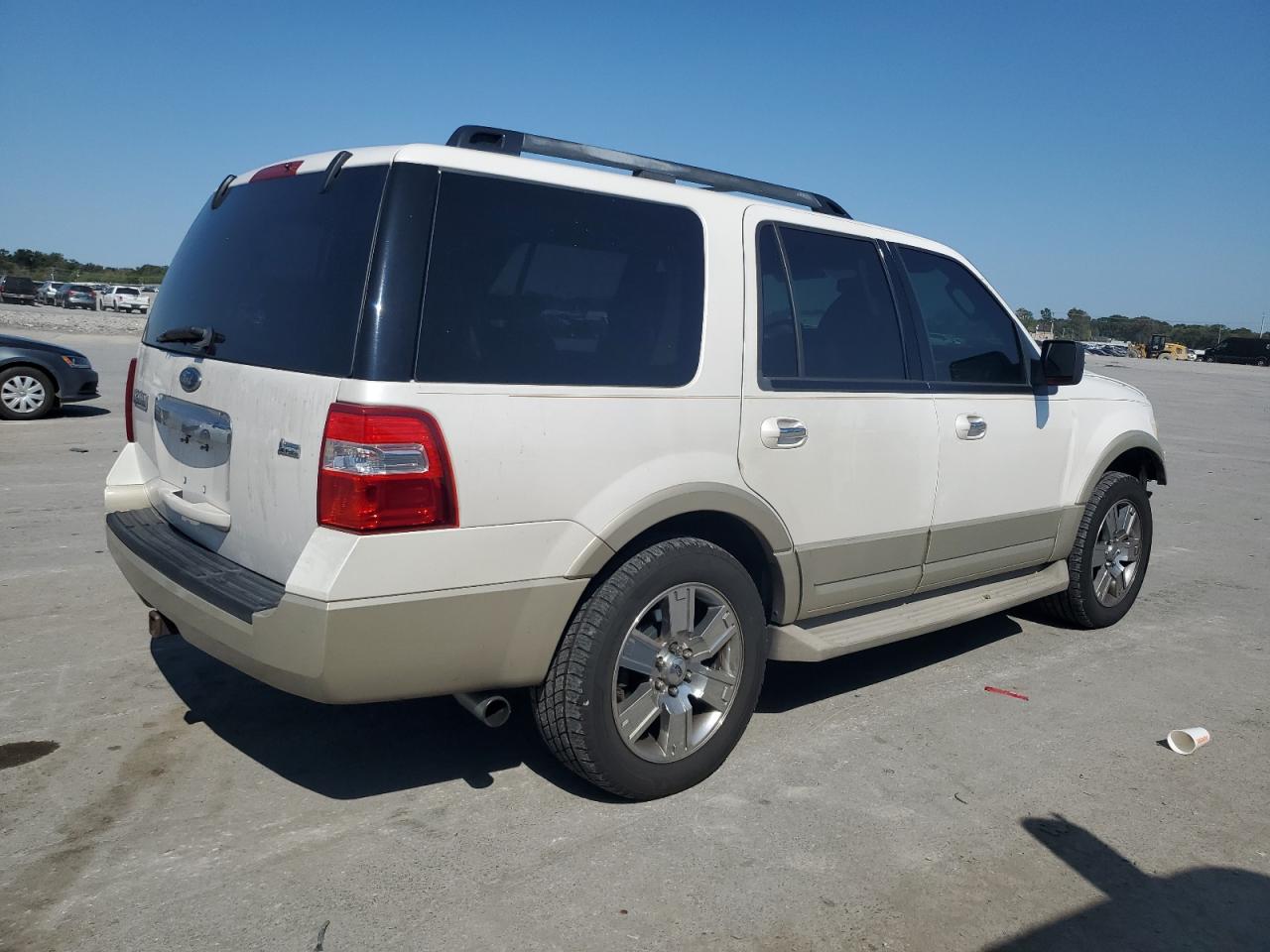 2010 Ford Expedition - Image 3