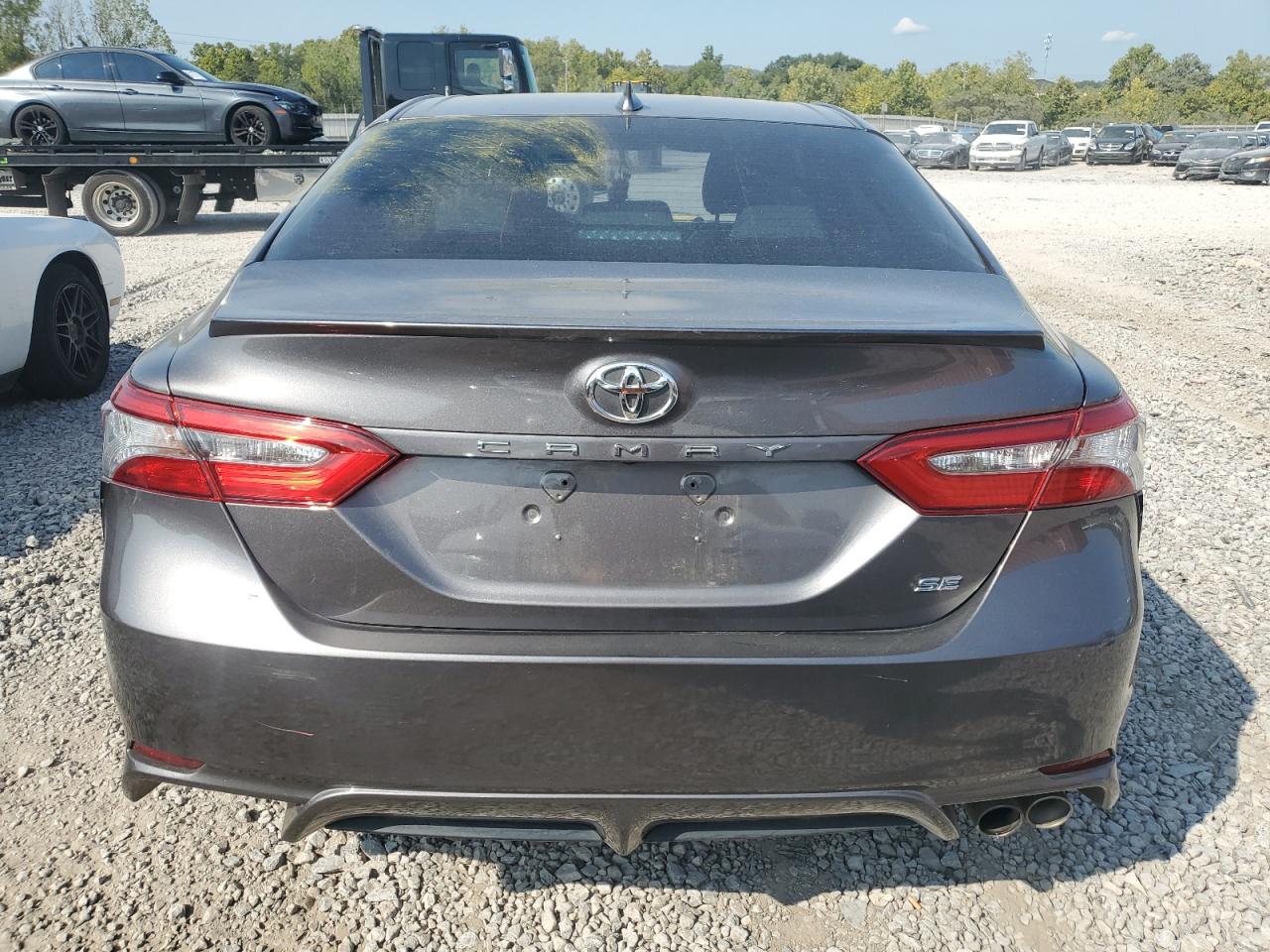 4T1B11HK8JU544463 2018 Toyota Camry L