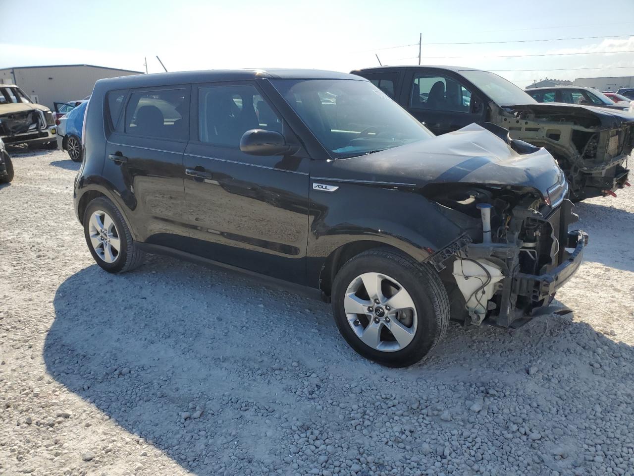 VIN KNDJN2A24K7002328 2019 KIA SOUL no.4