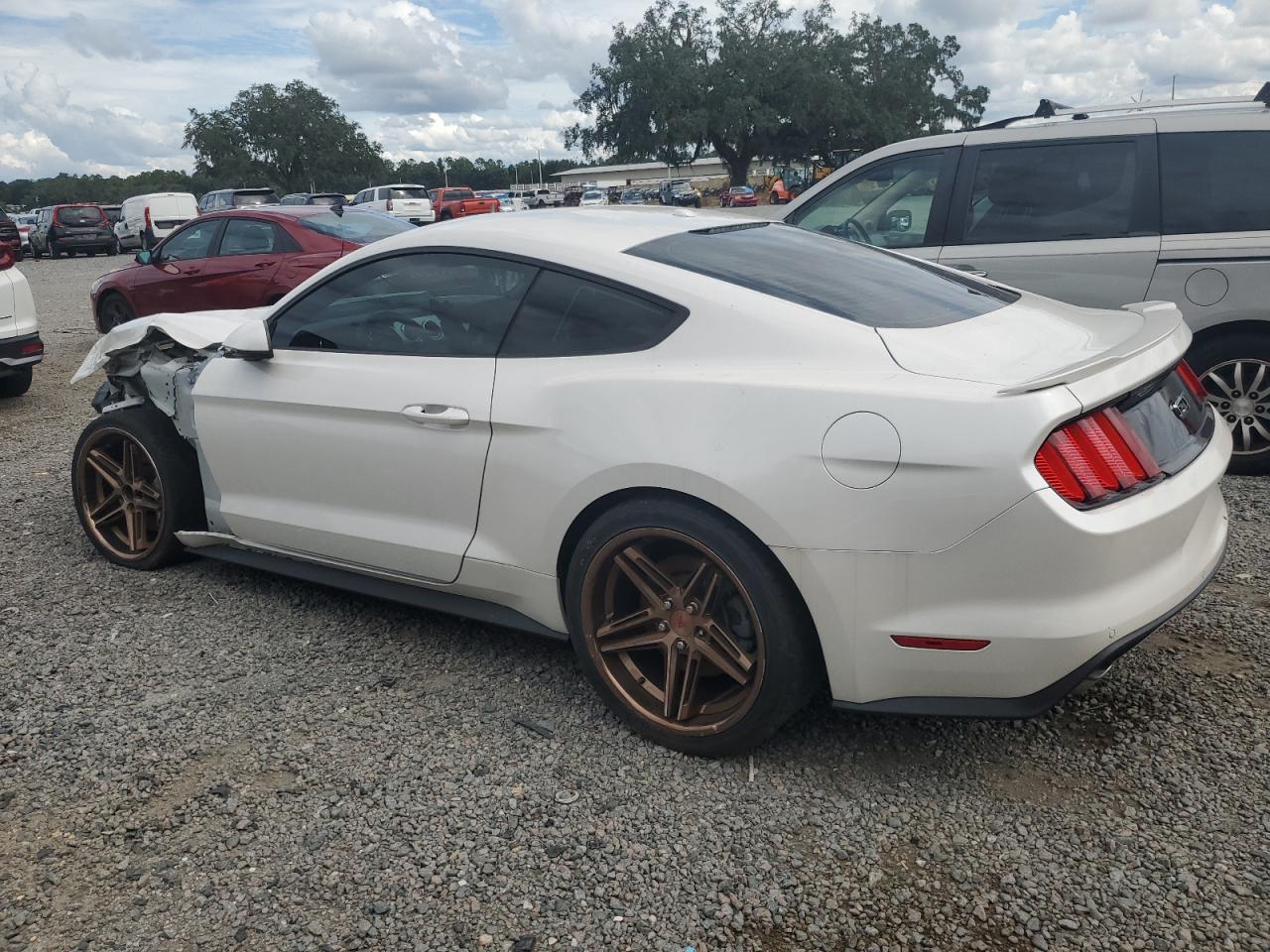 1FA6P8CF1H5332635 2017 FORD MUSTANG - Image 2