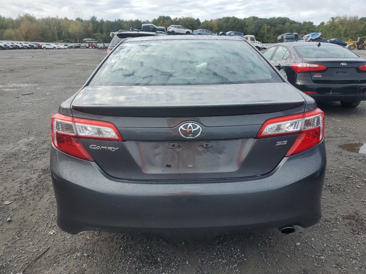 2014 Toyota Camry - Image 6