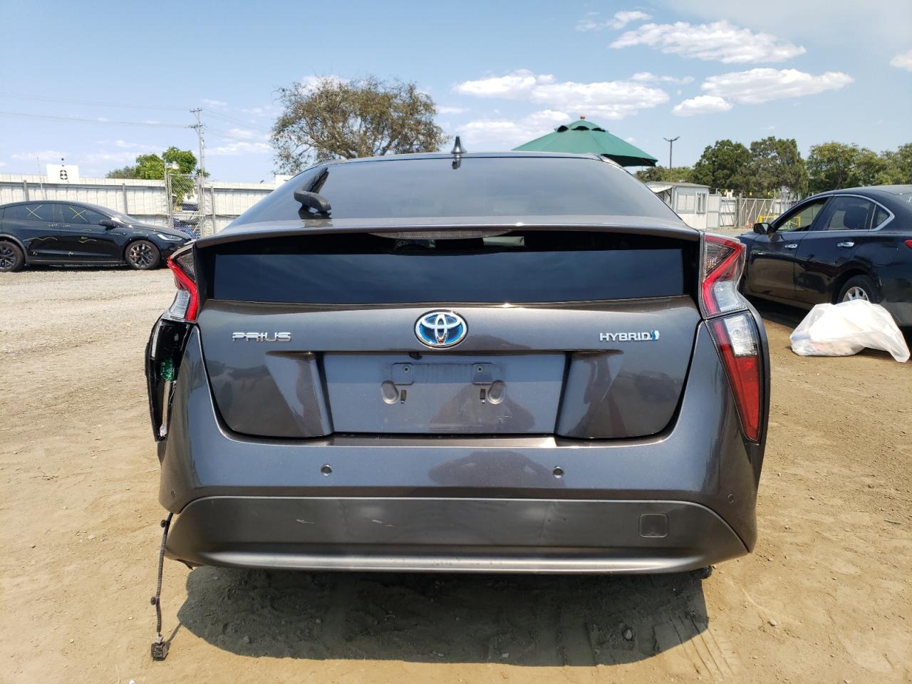 JTDKBRFU9J3071876 2018 Toyota Prius