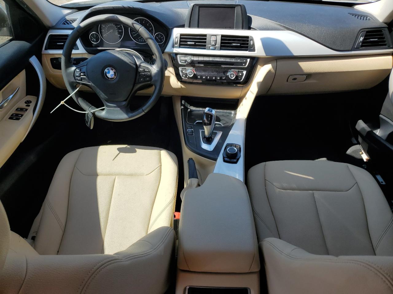 WBA8A3C58JA357508 2018 BMW 320 Xi