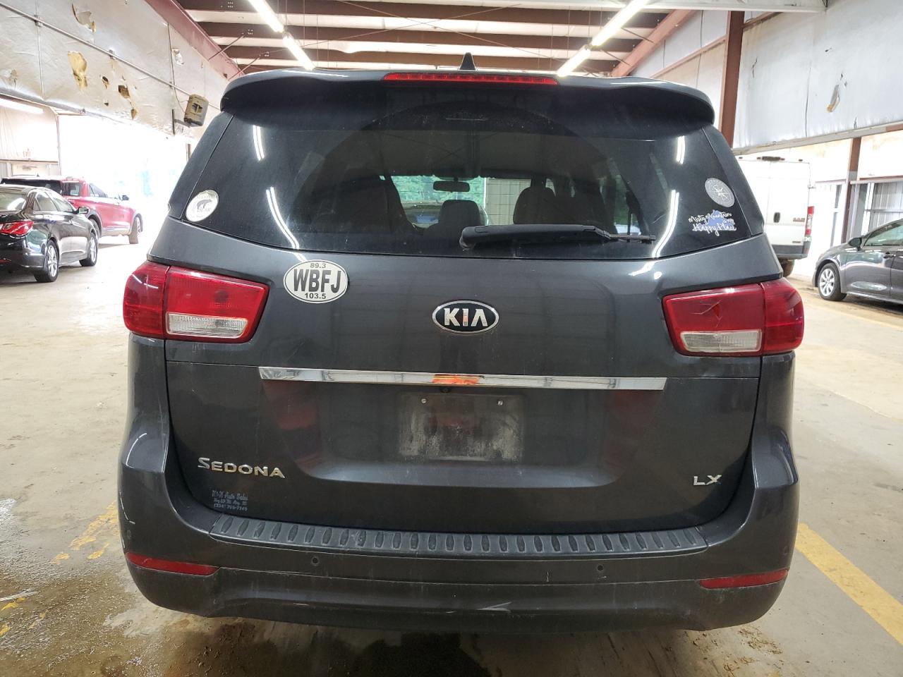 KNDMB5C16J6401189 2018 Kia Sedona Lx