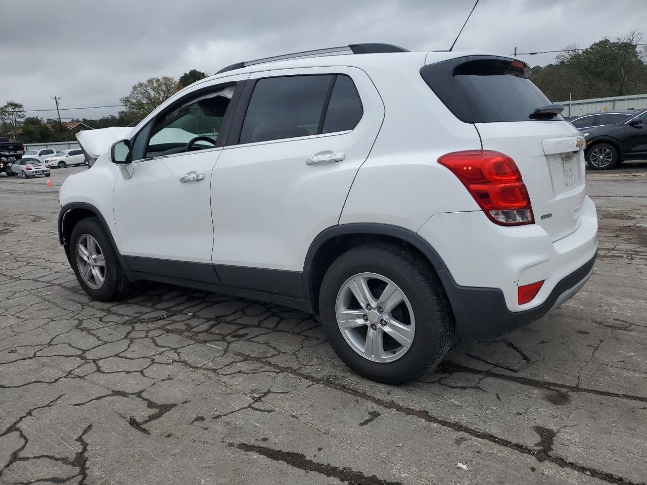 3GNCJLSB9HL270019 2017 CHEVROLET TRAX - Image 2