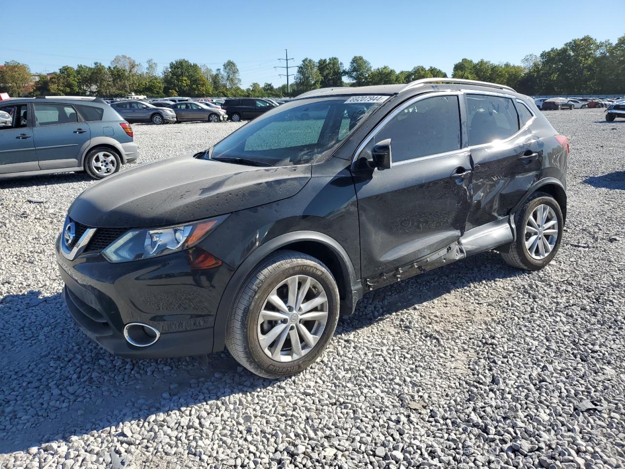 JN1BJ1CP6HW025629 2017 NISSAN ROGUE - Image 1