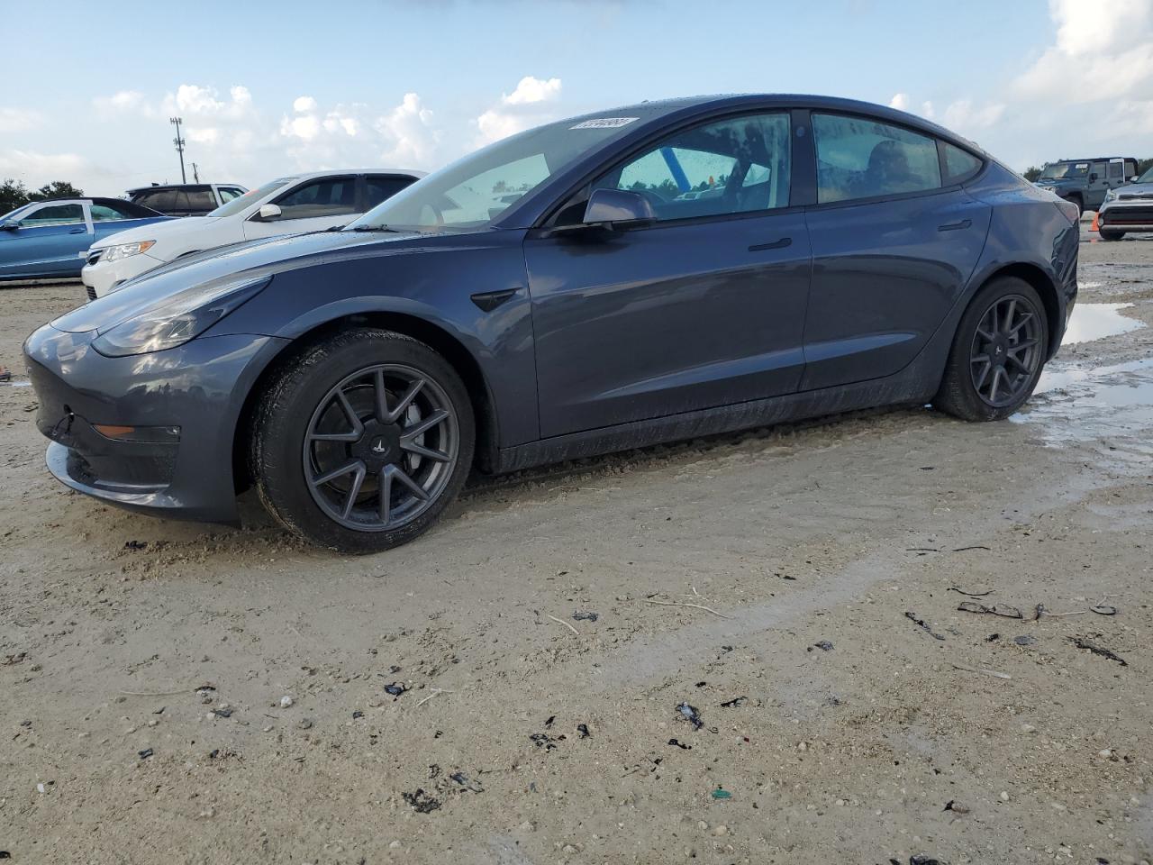 5YJ3E1EB7NF233574 2022 TESLA MODEL 3 - Image 1