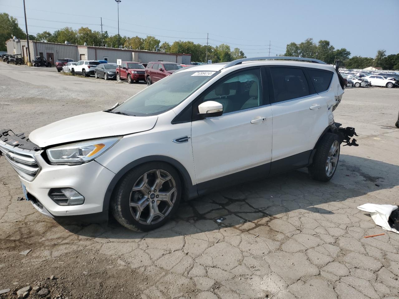 1FMCU9J91HUE31871 2017 Ford Escape Titanium