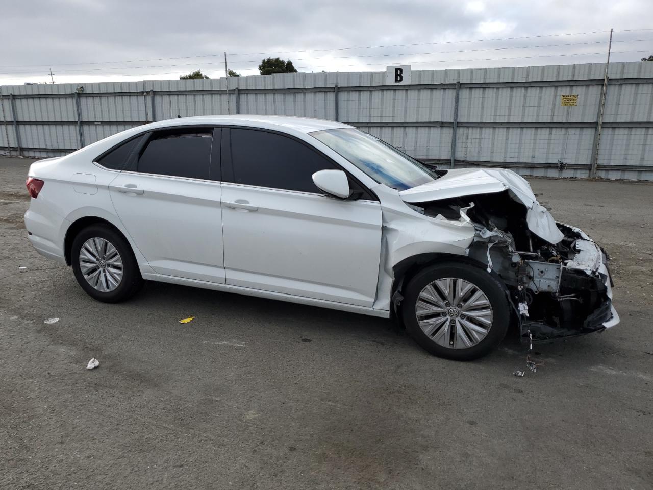 2019 Volkswagen Jetta - Image 4