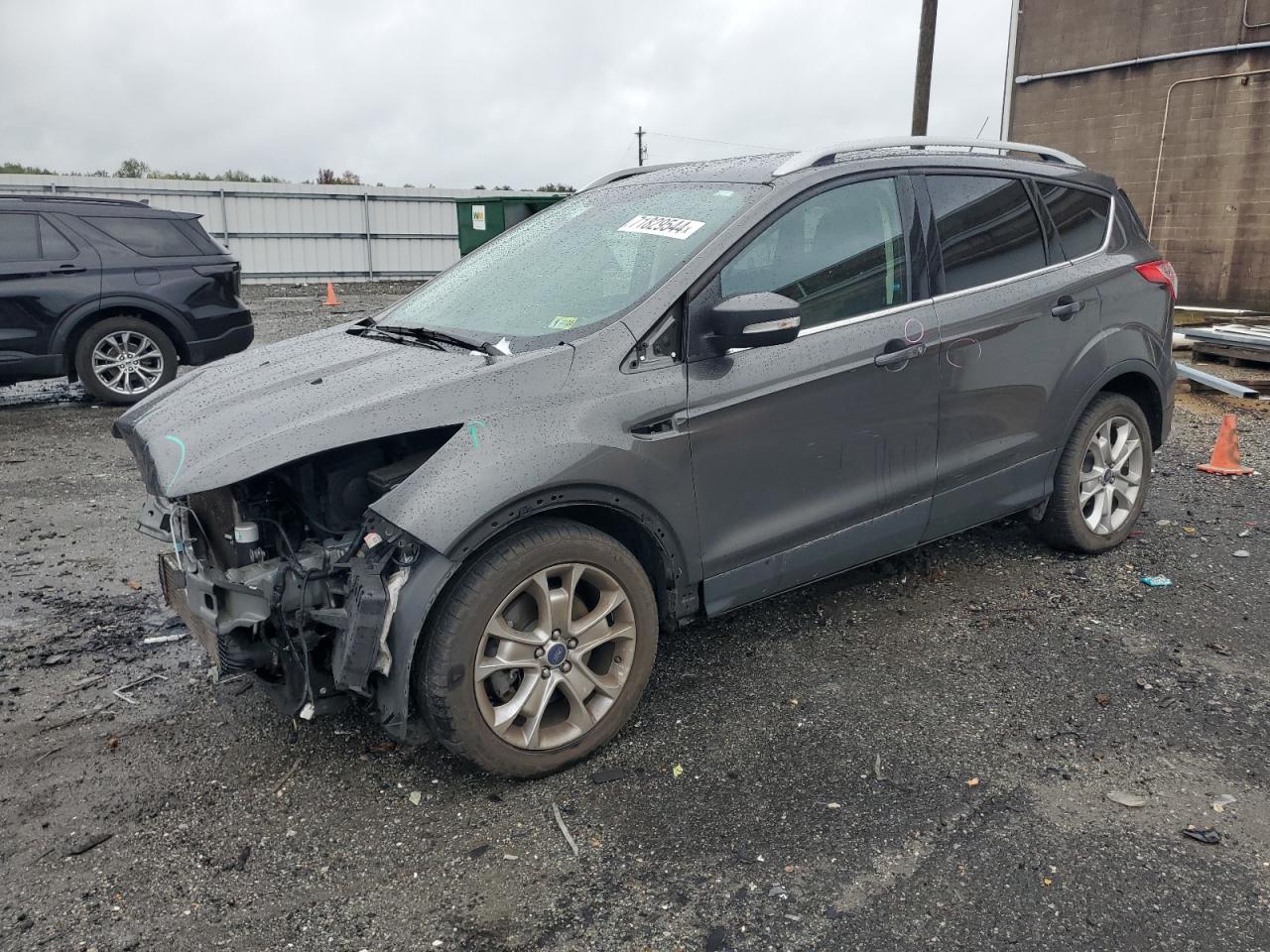 1FMCU9J91FUA74687 2015 Ford Escape Titanium