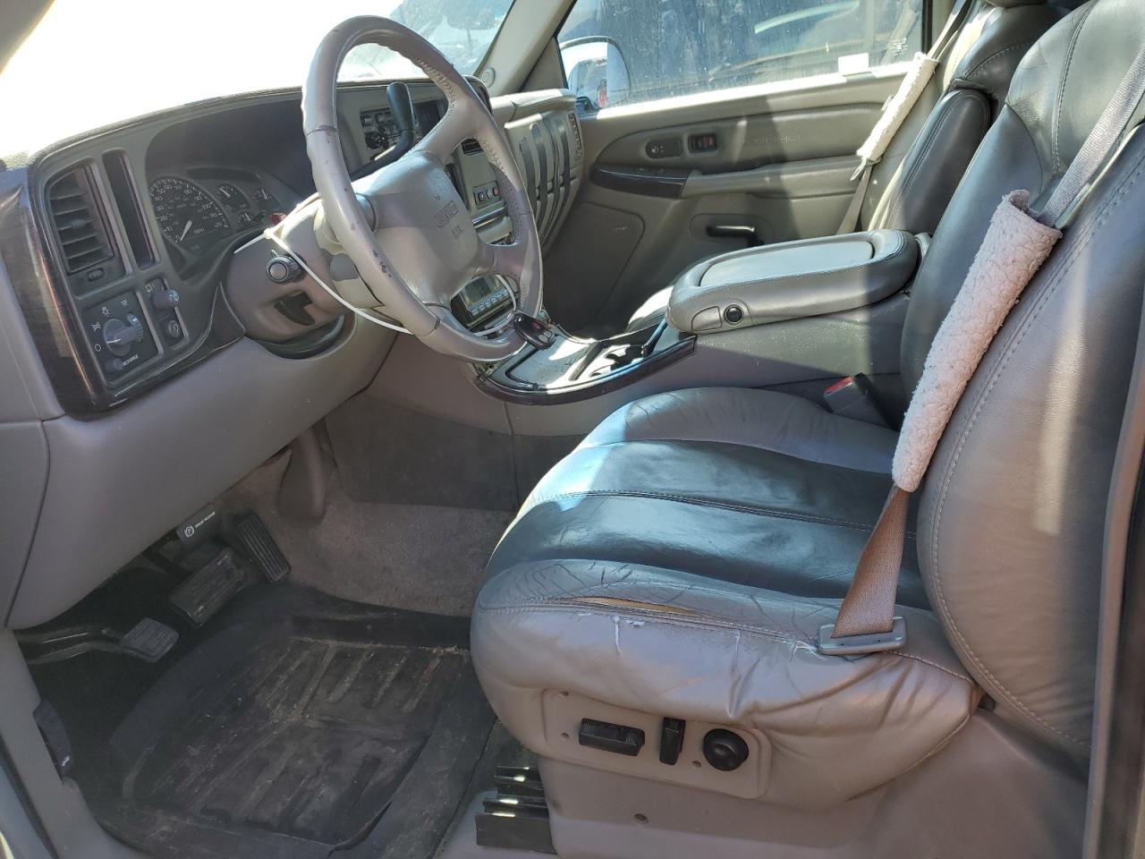 2002 GMC Yukon - Image 7