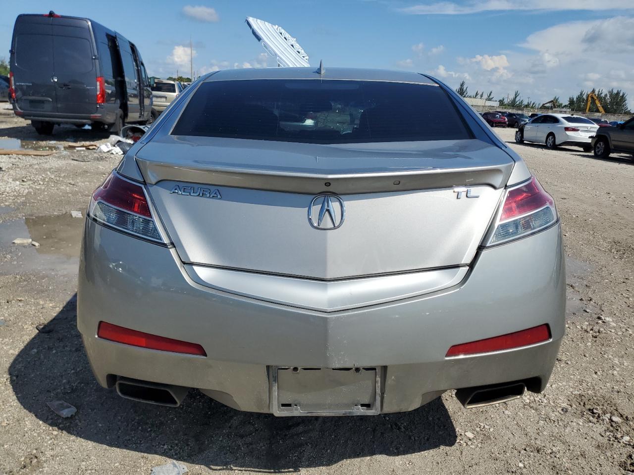 19UUA8F50AA017989 2010 Acura Tl