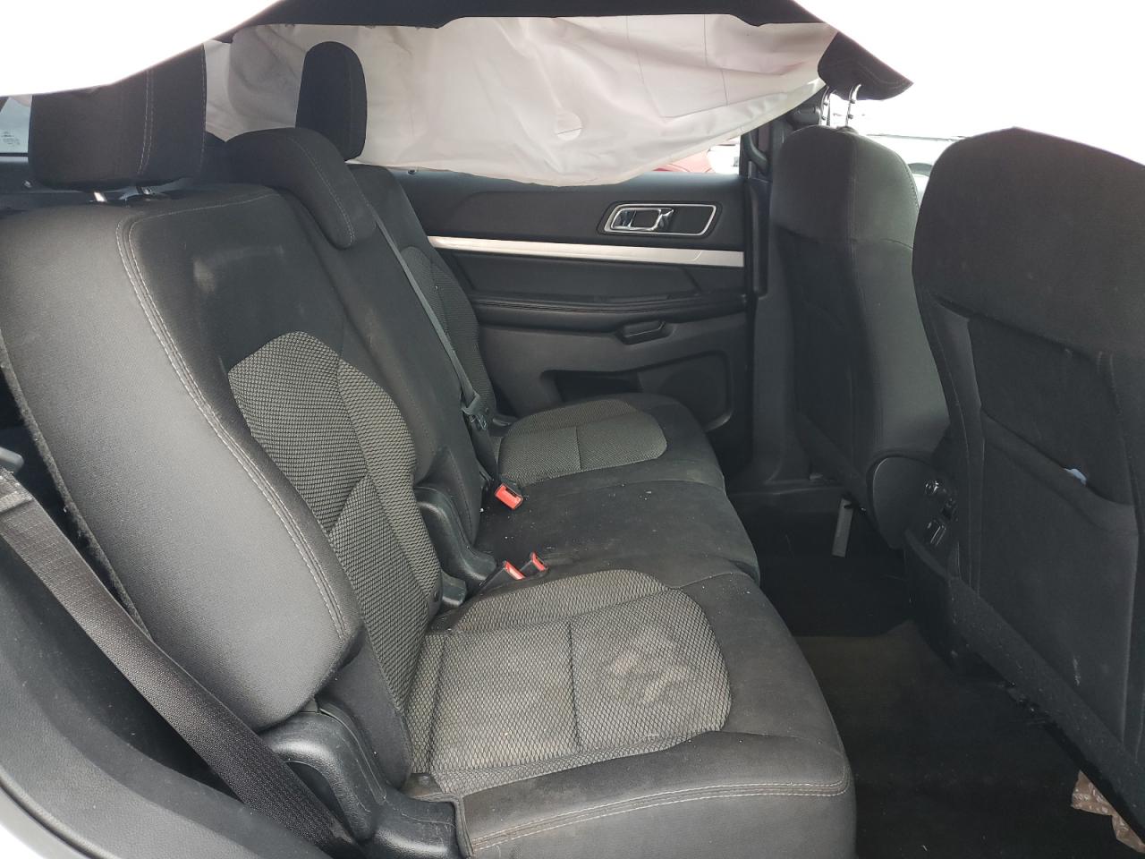 2017 Ford Explorer - Image 12