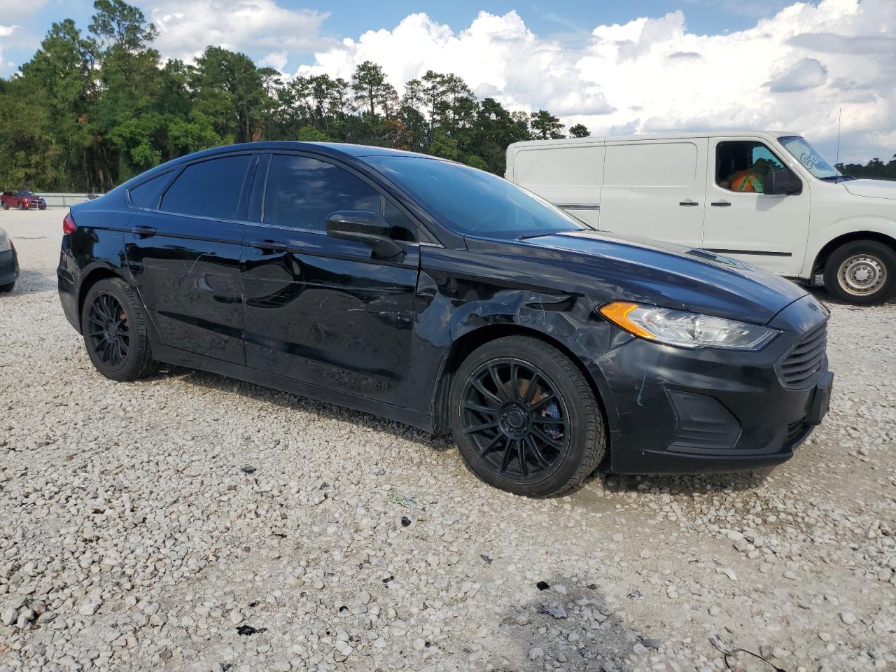 3FA6P0HD7KR282739 FORD FUSION 2019