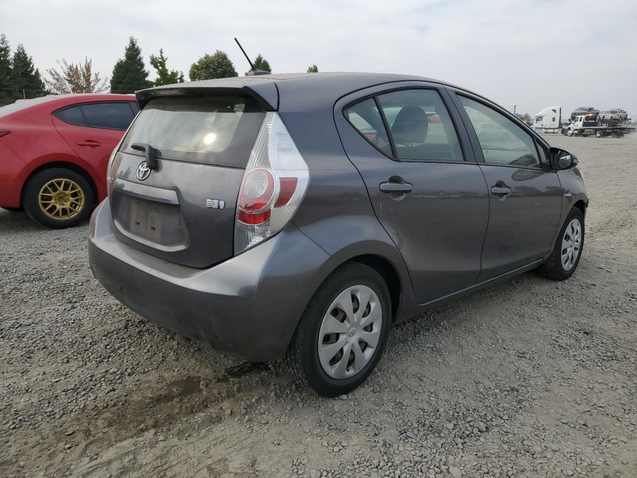 2013 Toyota Prius C VIN: JTDKDTB37D1043403 Lot: 70495154