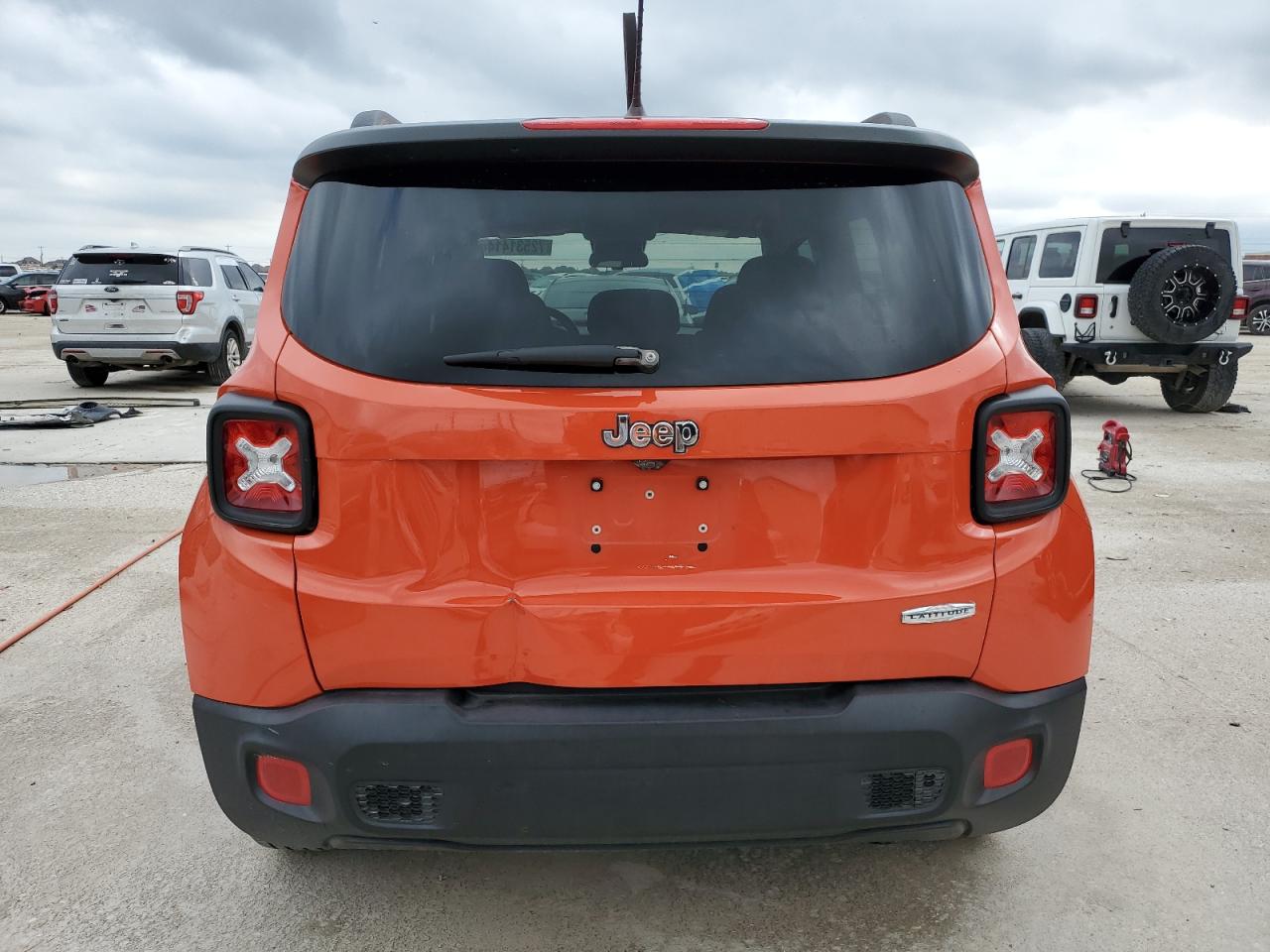 2015 Jeep Renegade Latitude VIN: ZACCJABT4FPC05783 Lot: 72531414