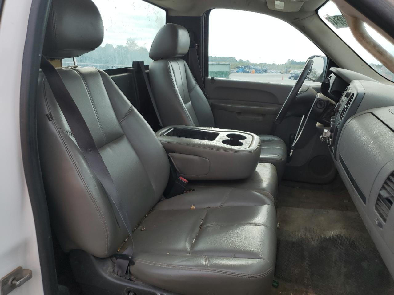 2011 Chevrolet Silverado - Image 10