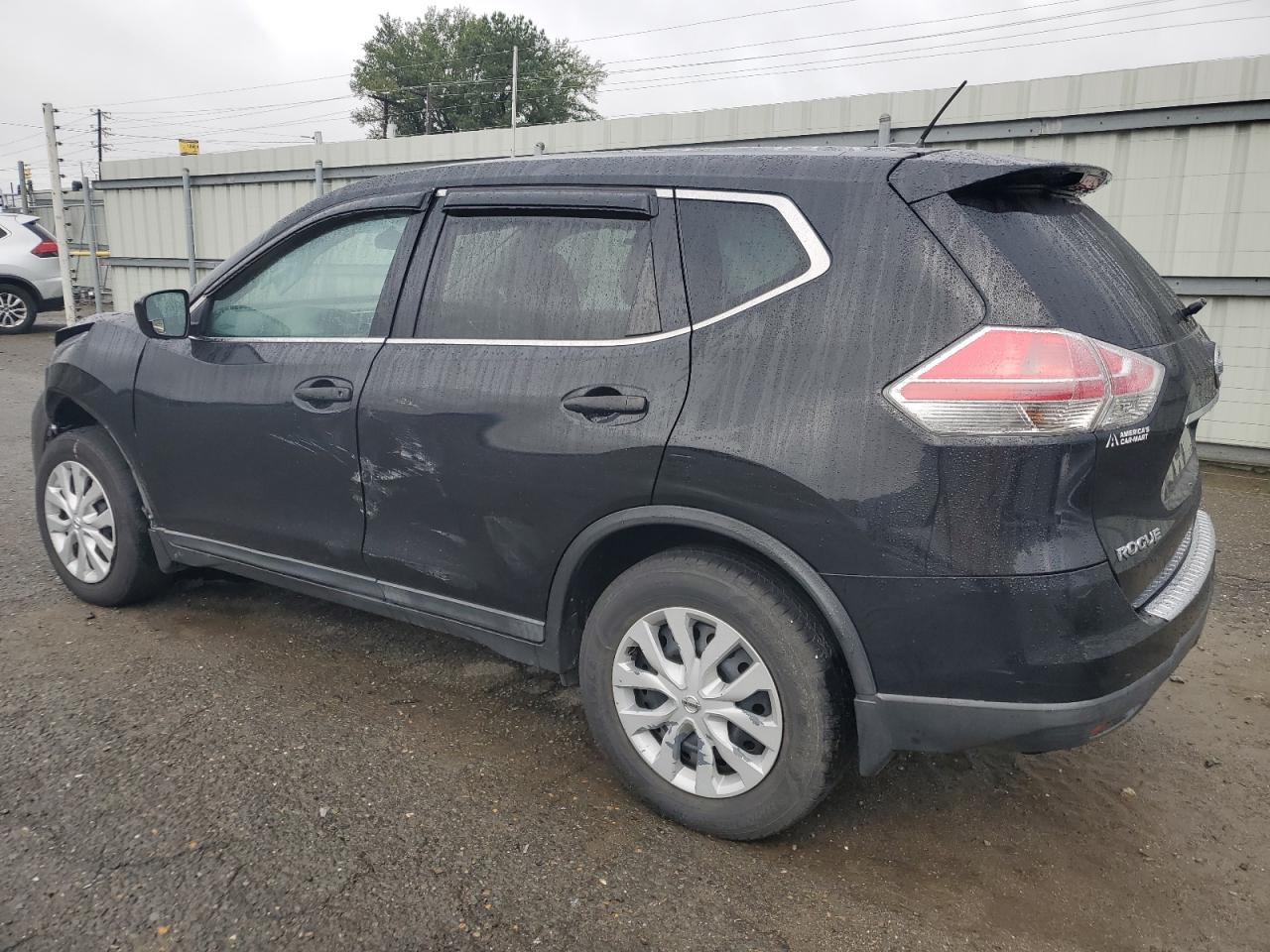 2016 Nissan Rogue - Image 2