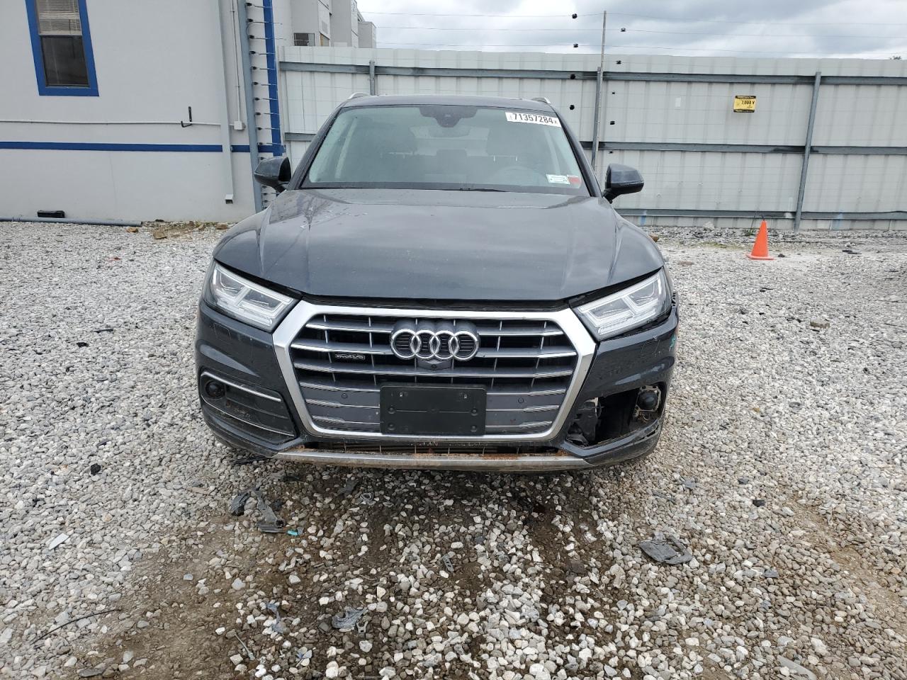 WA1CNAFY1L2064830 2020 Audi Q5 Prestige