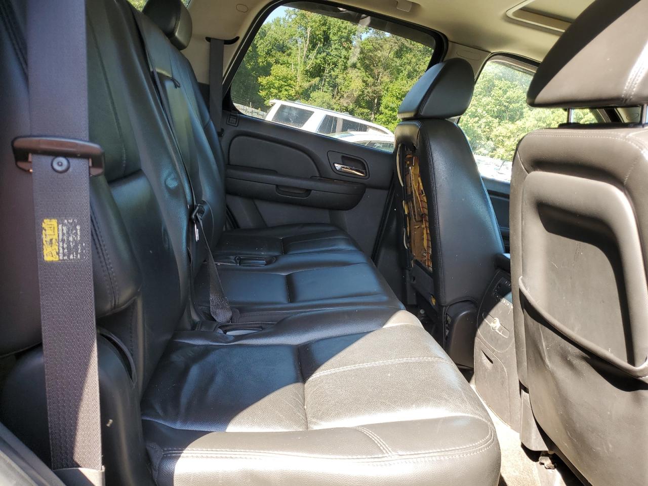 2007 GMC Yukon - Image 12