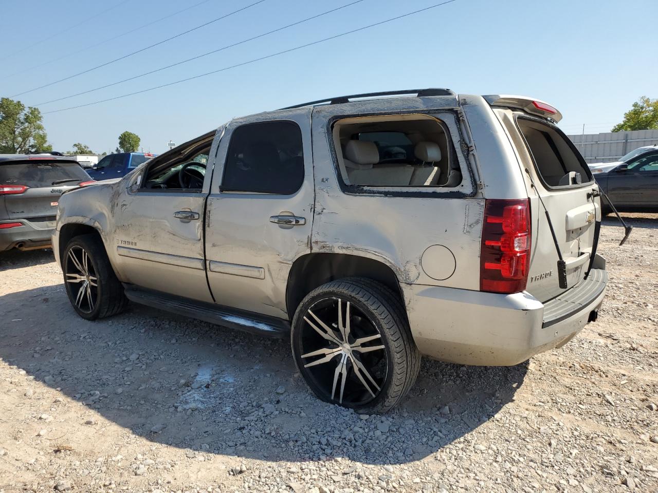 2007 Chevrolet Tahoe - Image 2