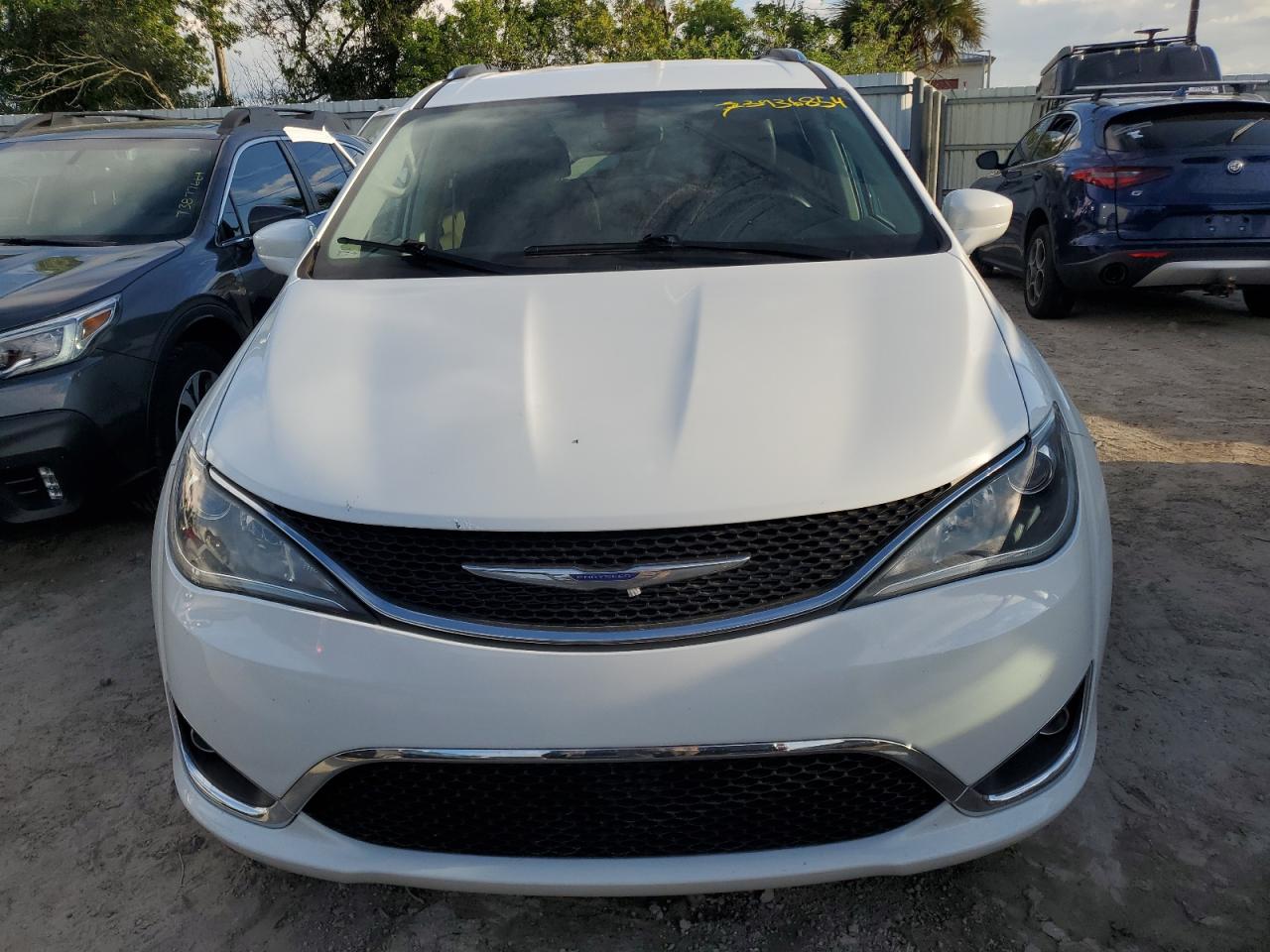 2020 Chrysler Pacifica - Image 5