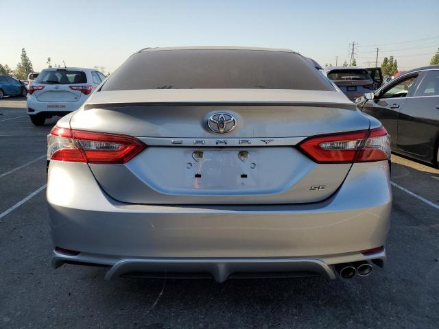  TOYOTA CAMRY 2018 Srebrny