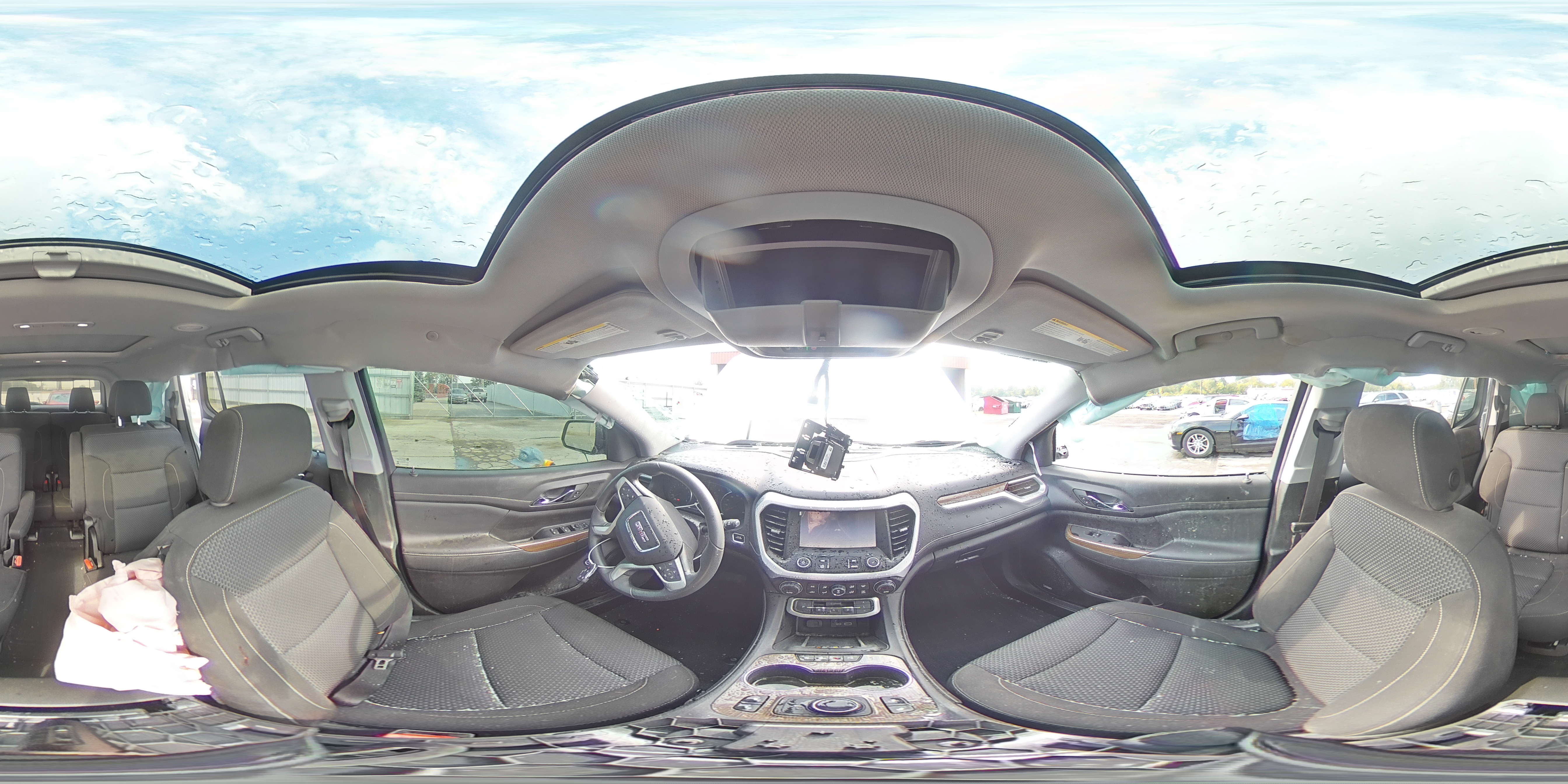 2022 GMC Acadia - Image 14