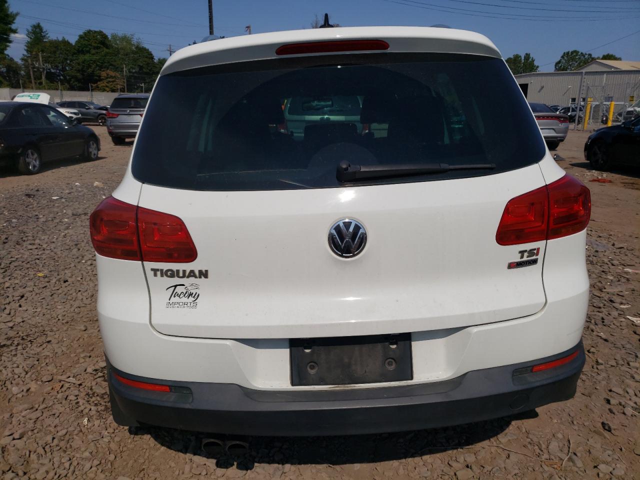 WVGSV7AX7HK003973 2017 Volkswagen Tiguan Wolfsburg