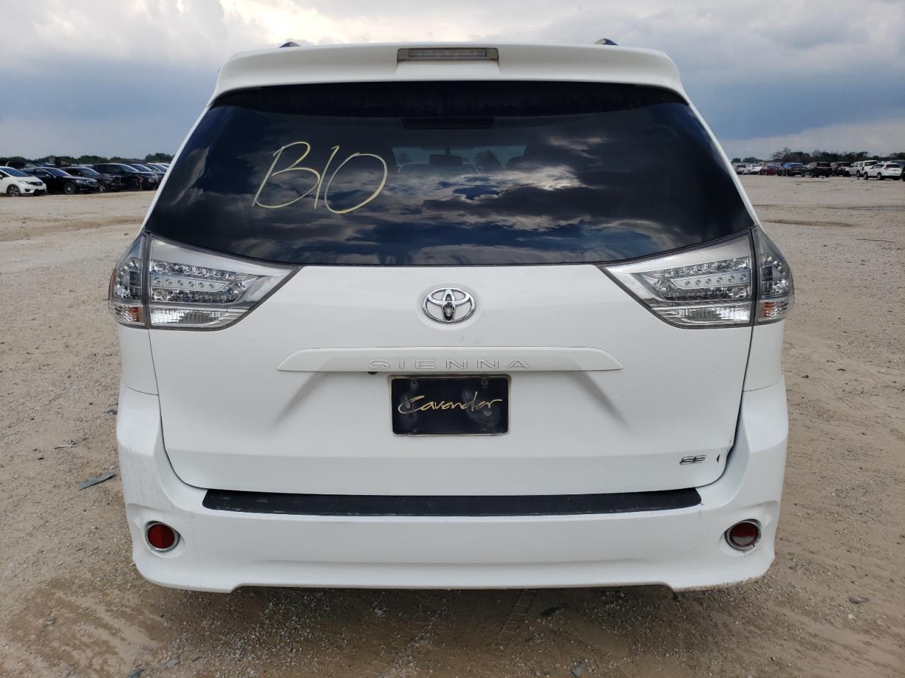 2015 Toyota Sienna - Image 6