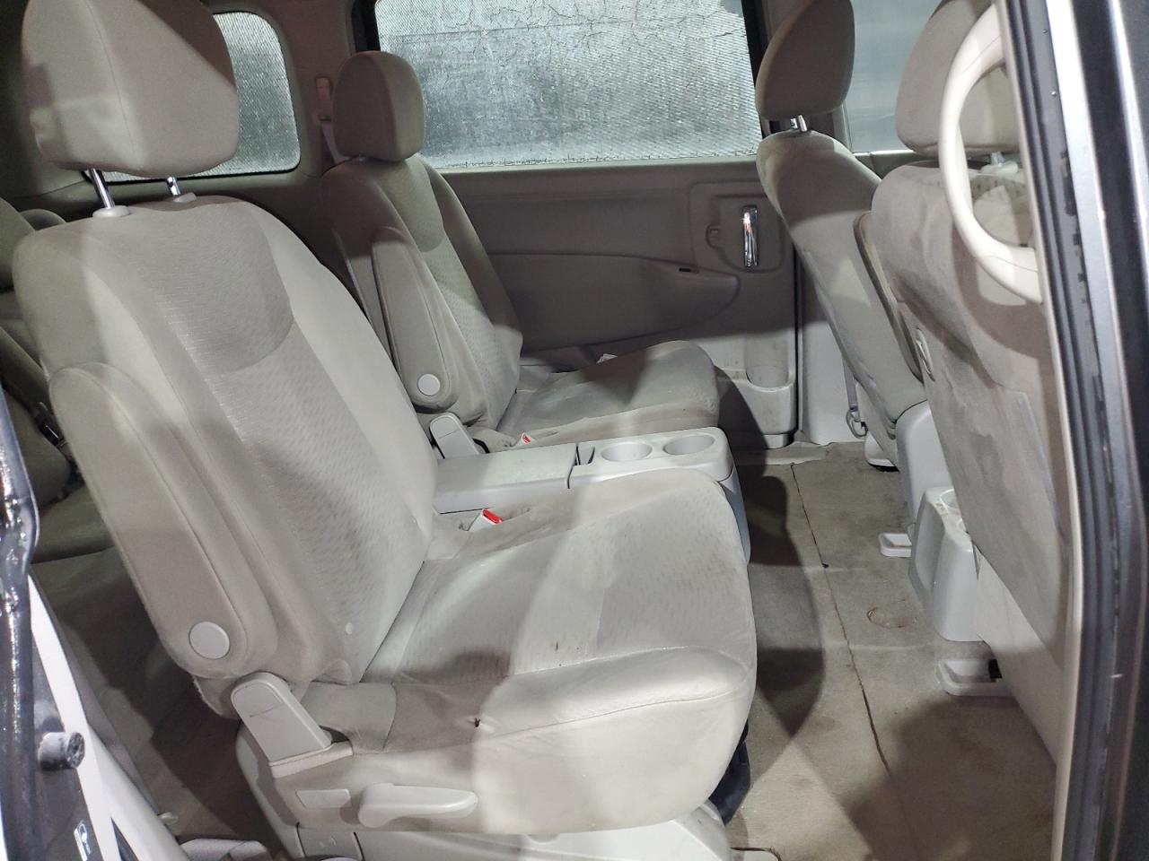 JN8AE2KPXF9133059 2015 Nissan Quest S