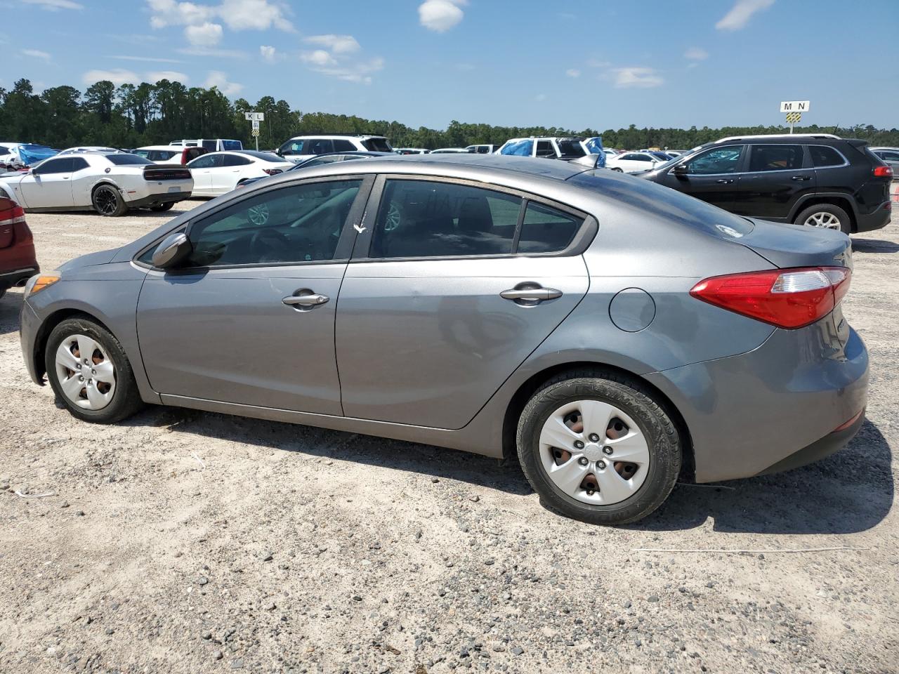 VIN KNAFX4A60G5608286 2016 KIA FORTE no.2