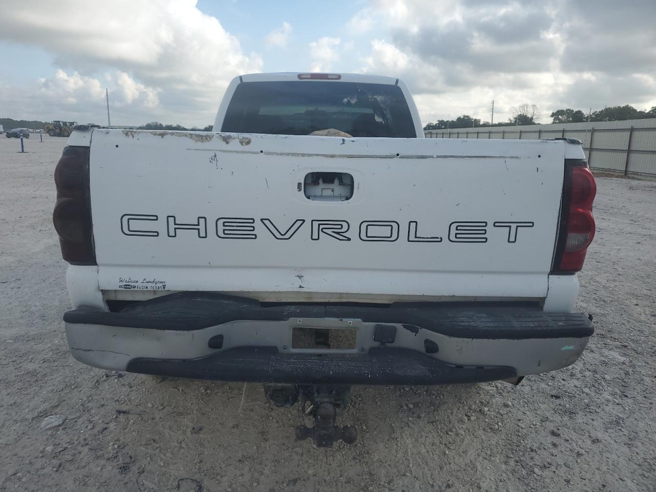 2005 Chevrolet Silverado C2500 Heavy Duty VIN: 1GCHC29255E135799 Lot: 72416794