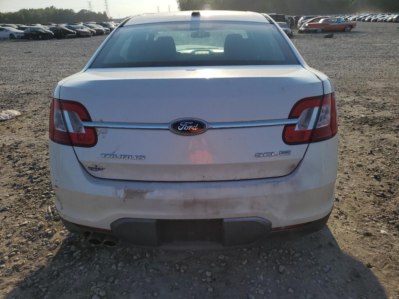 1FAHP2HW1BG103124 2011 Ford Taurus Sel