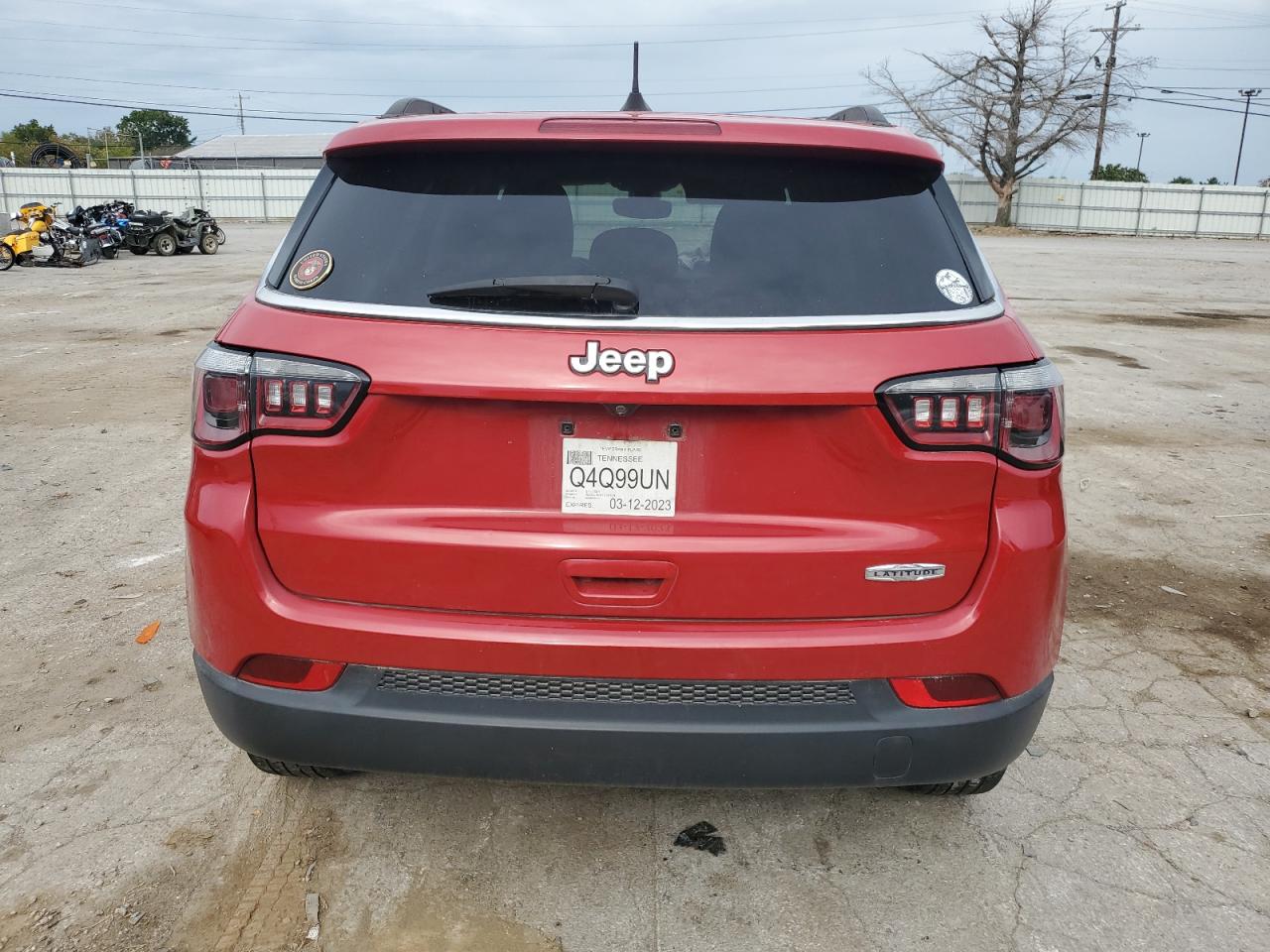 3C4NJCBB5JT125504 2018 Jeep Compass Latitude