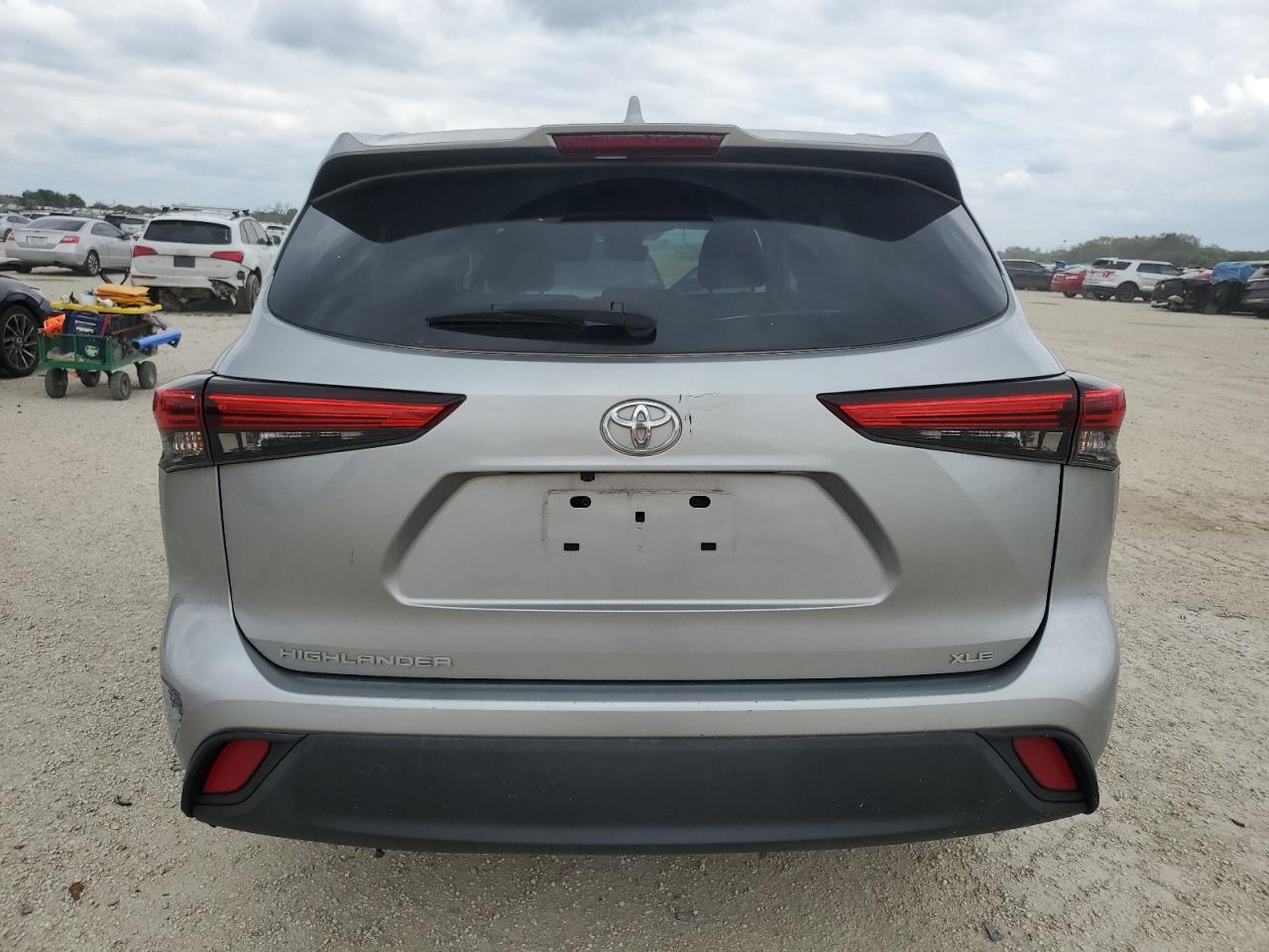 2021 Toyota Highlander Xle VIN: 5TDGZRAH5MS039635 Lot: 70469434