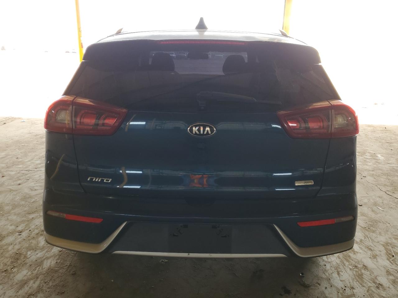 KNDCB3LC9J5211099 2018 Kia Niro Fe