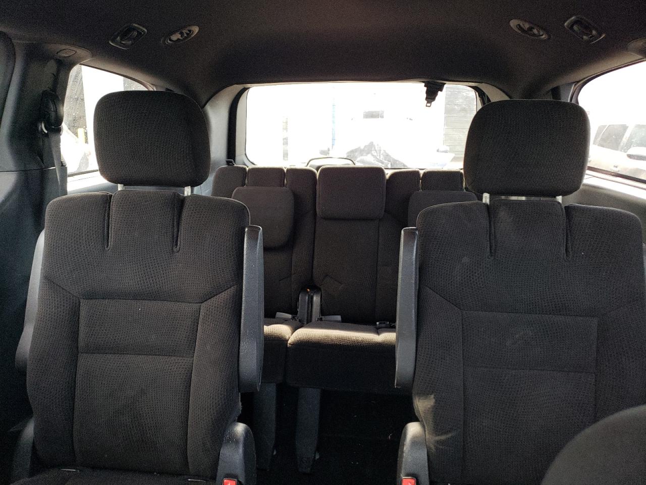 2015 Dodge Caravan - Image 10