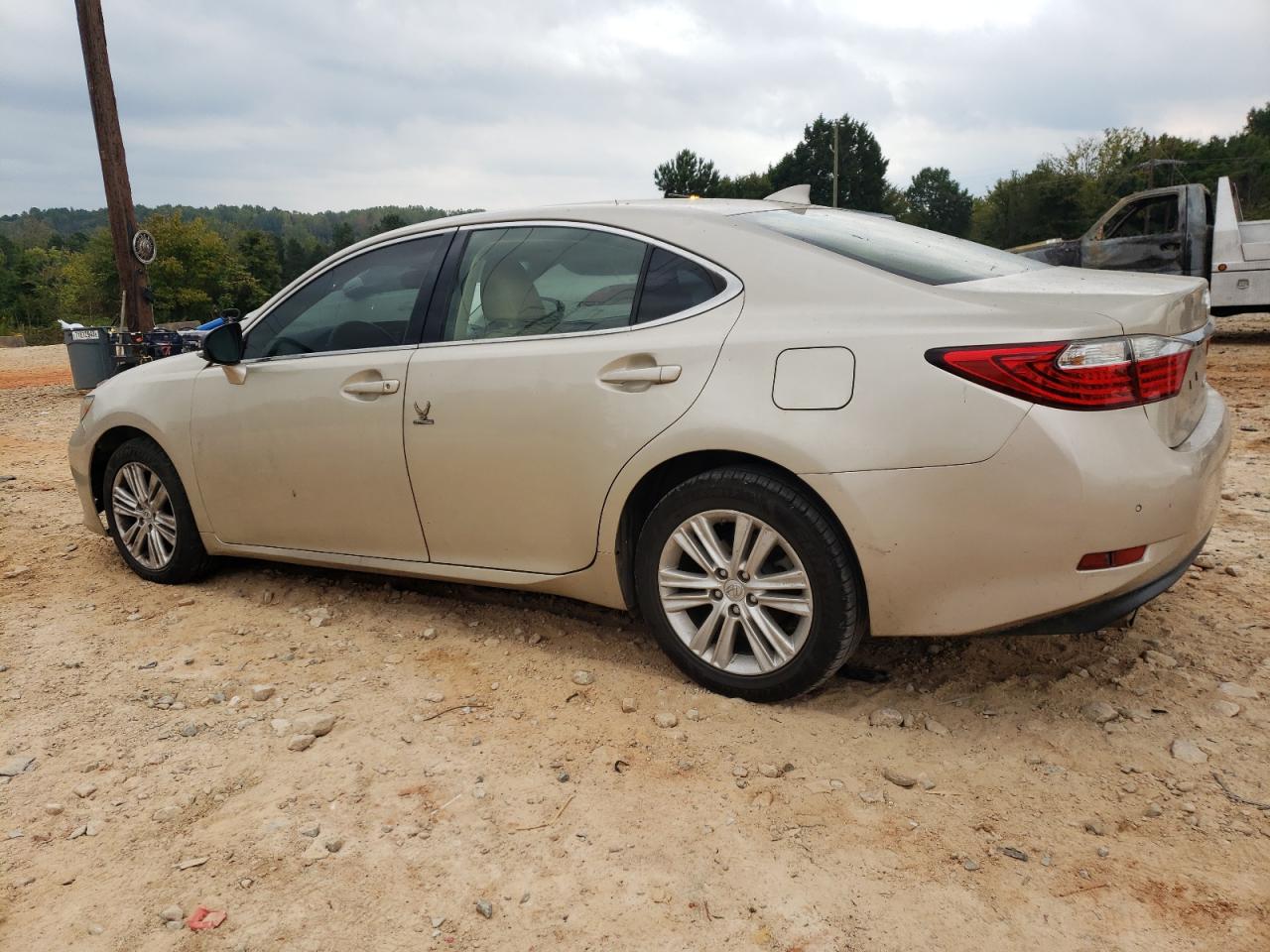 JTHBK1GG5F2160558 2015 LEXUS ES - Image 2