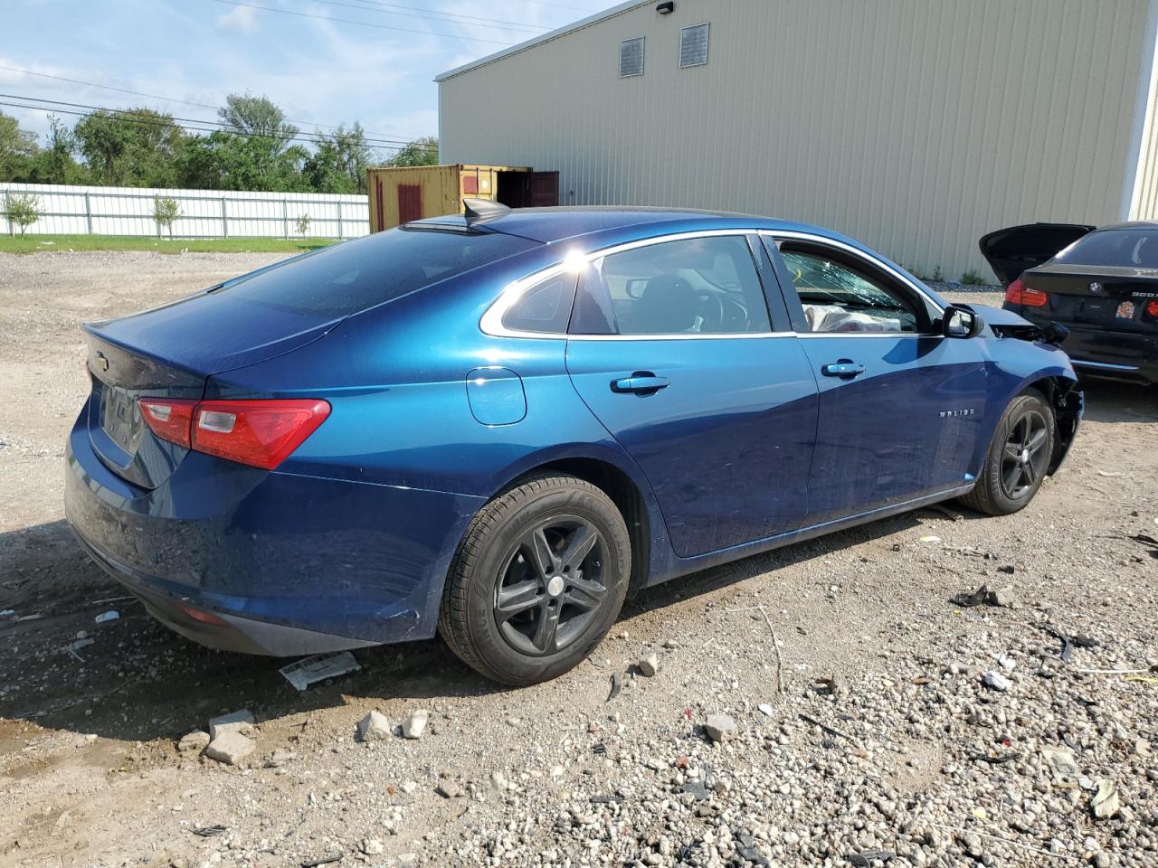 2019 Chevrolet Malibu - Image 3