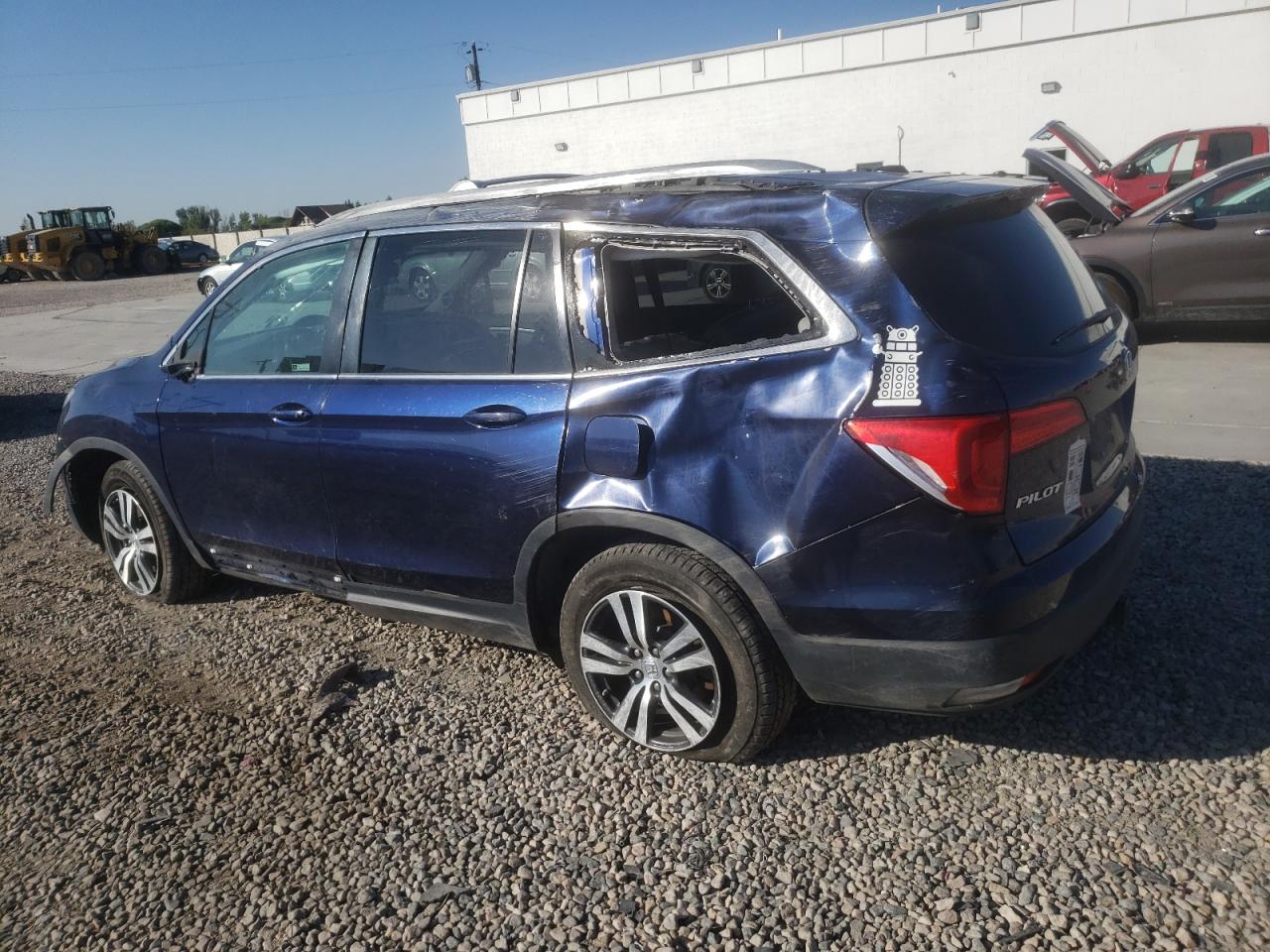 5FNYF6H58JB008239 2018 HONDA PILOT - Image 2