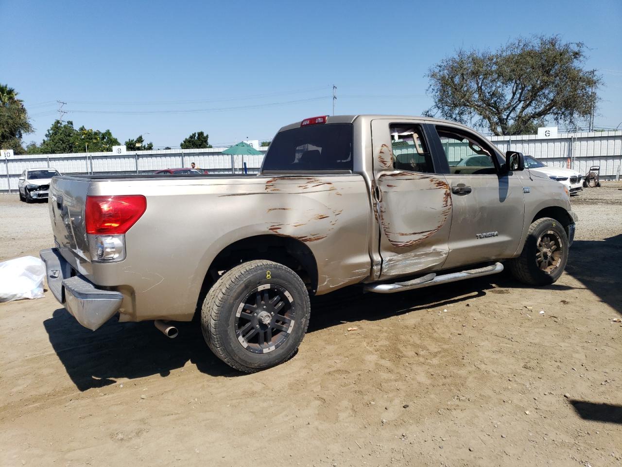 2008 Toyota Tundra Double Cab VIN: 5TFRT541X8X025506 Lot: 70137234