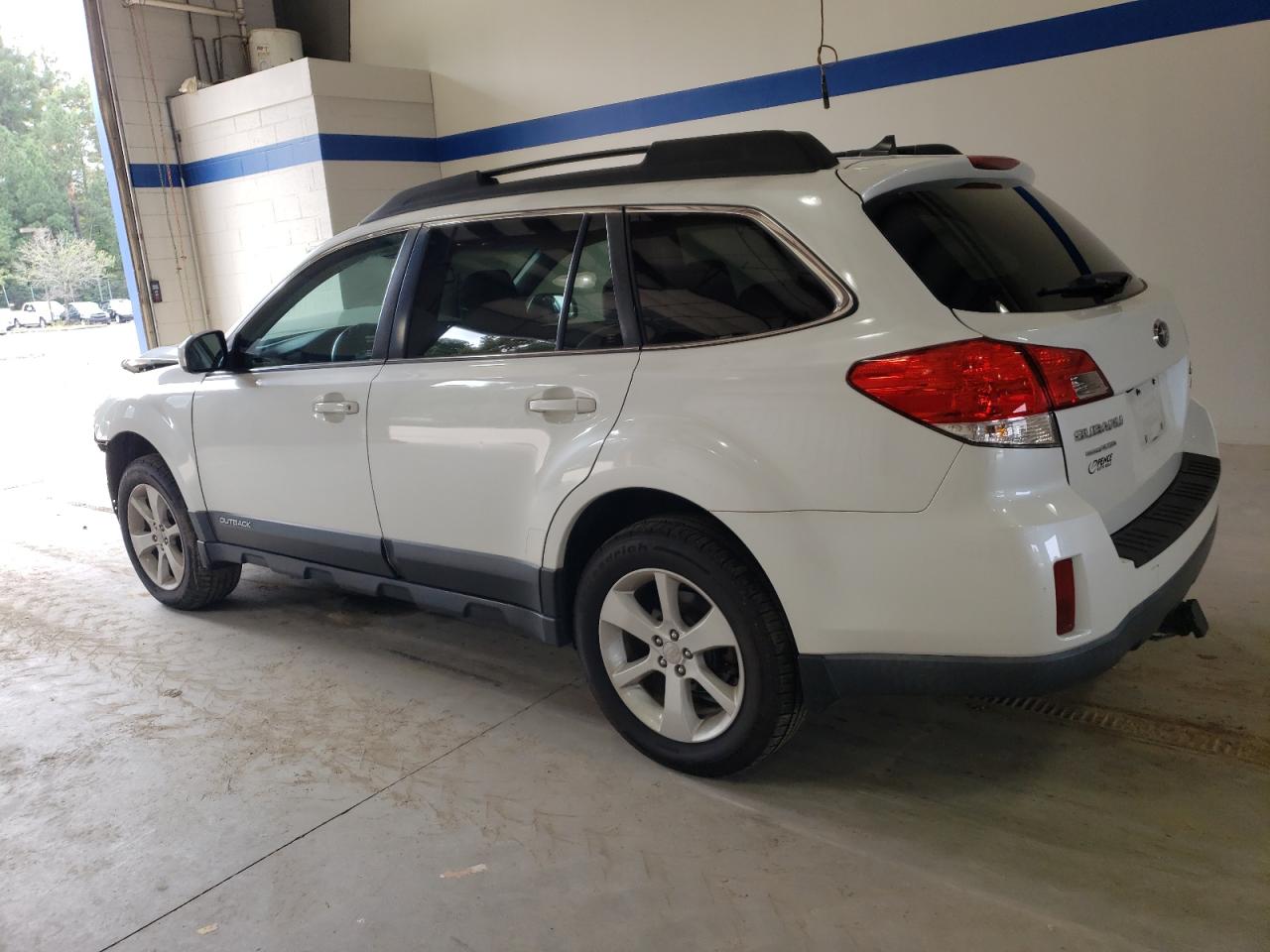 2014 Subaru Outback - Image 2