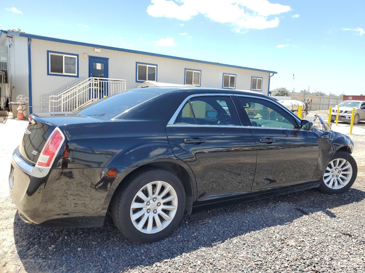 VIN 2C3CCAAGXDH588260 2013 CHRYSLER 300 no.3