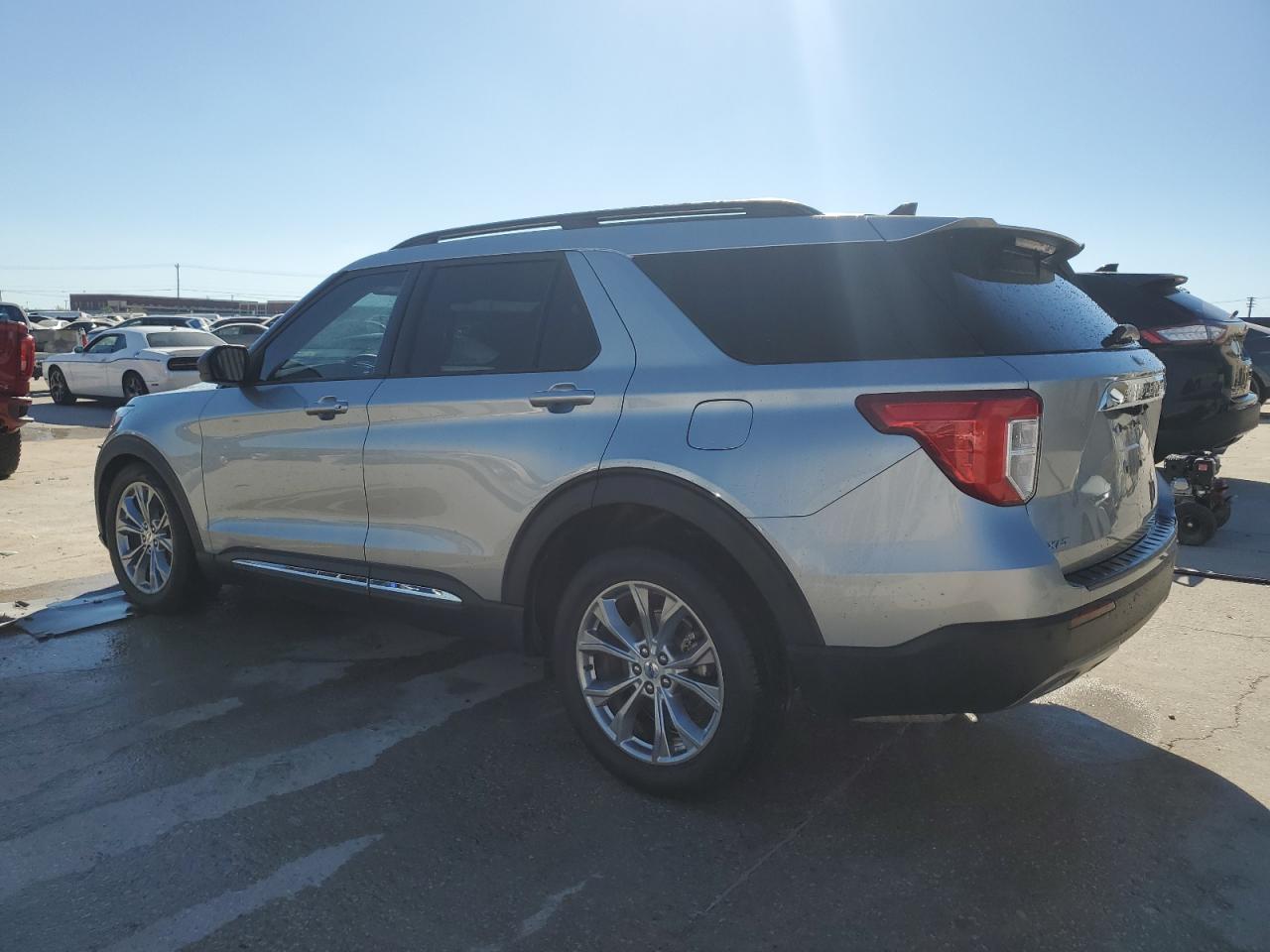 1FMSK7DH3MGC04392 2021 FORD EXPLORER - Image 2