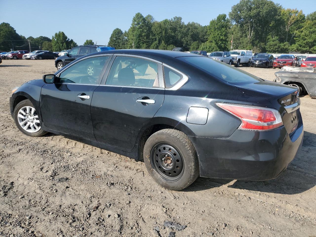 2015 Nissan Altima - Image 2
