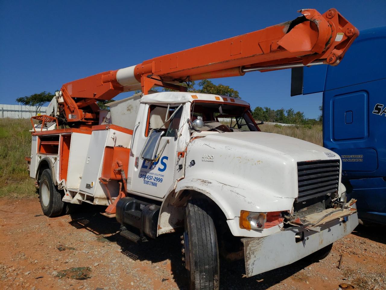 1999 International 4000 4900 VIN: 1HTSDAAR5XH585088 Lot: 69838354