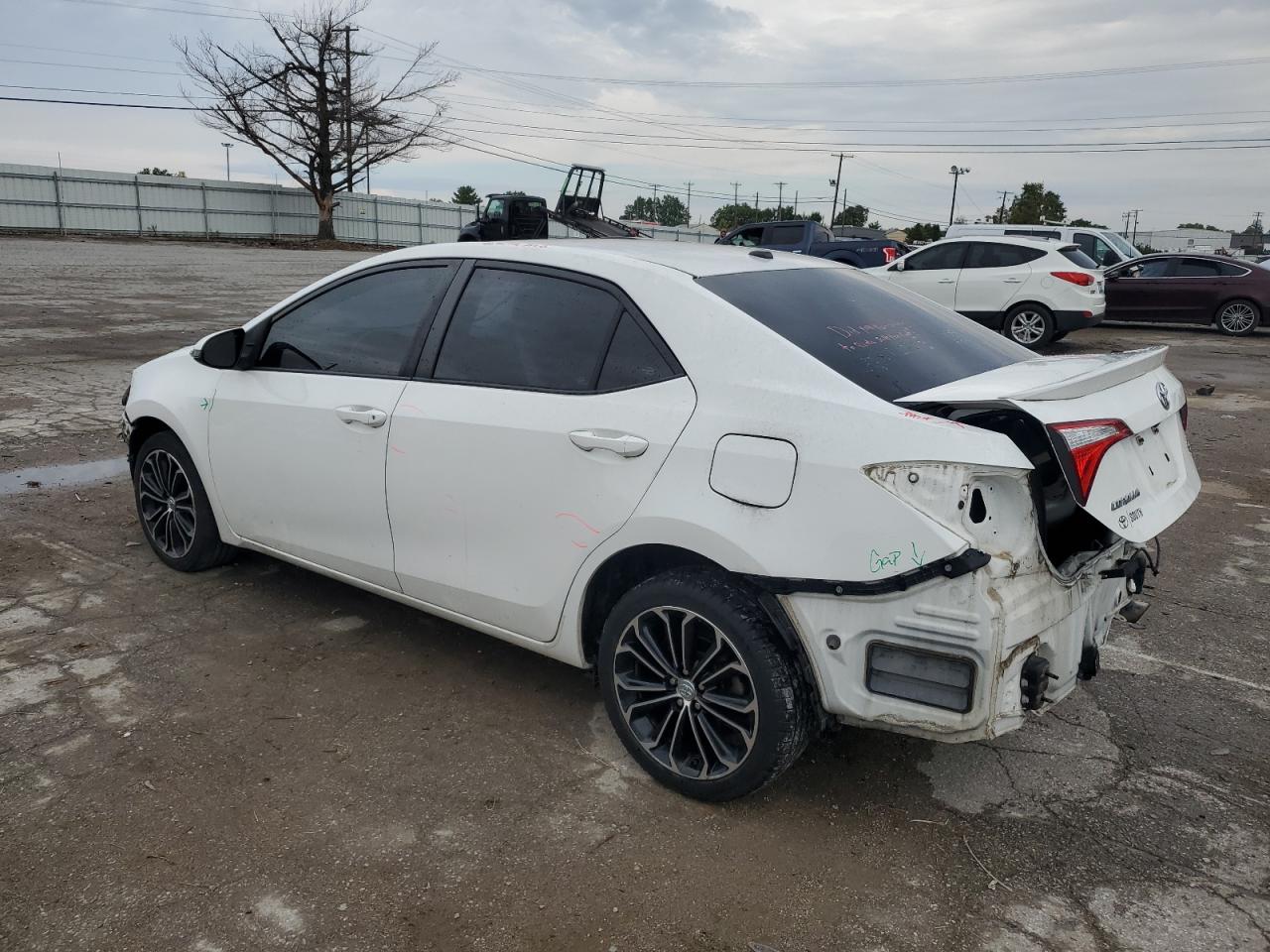 5YFBURHE2GP427987 2016 TOYOTA COROLLA - Image 2