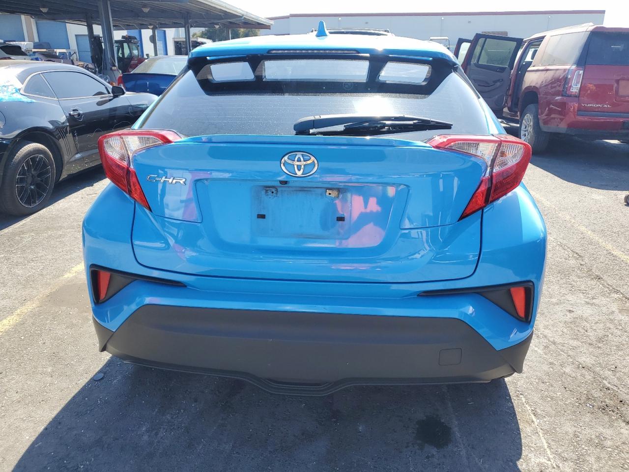 JTNKHMBX8K1046493 2019 Toyota C-Hr Xle